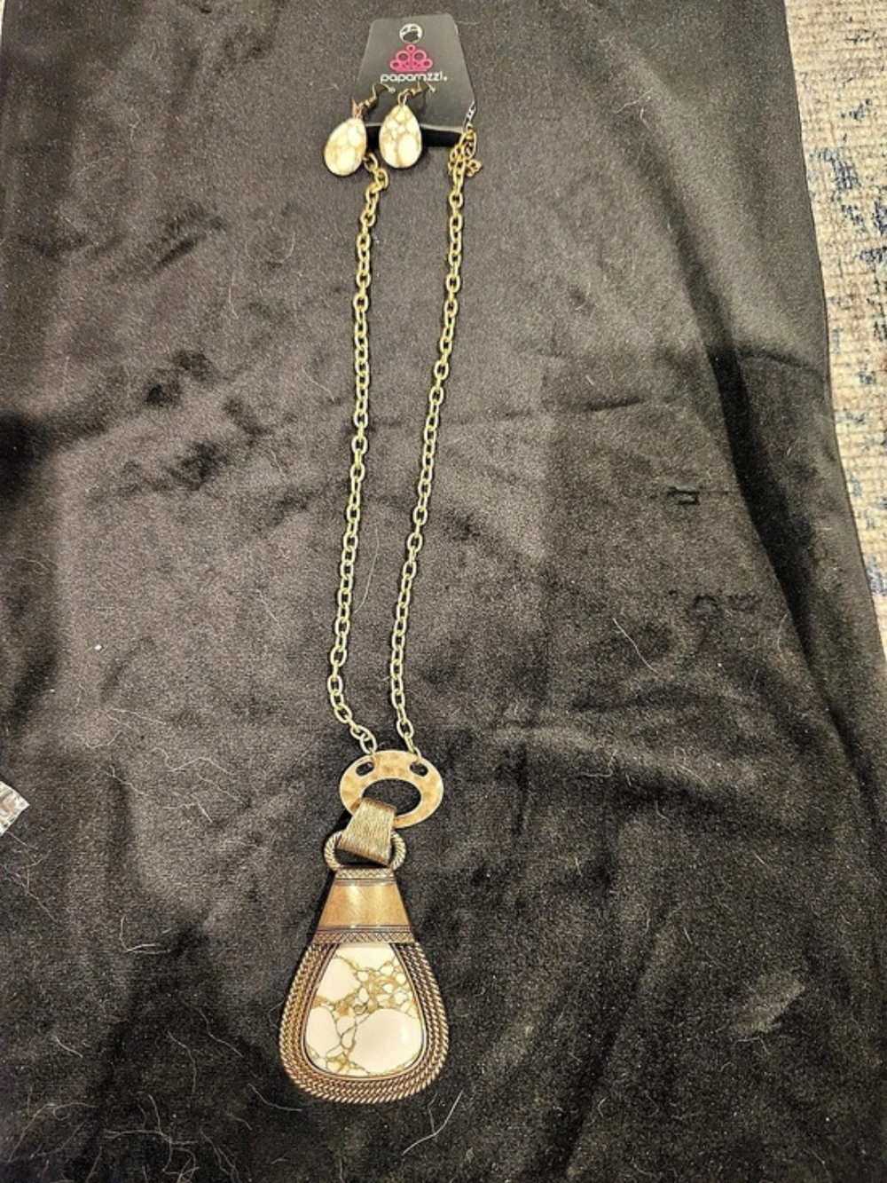 Paparazzi She Went West - Brass Gold-Tone Pendant Necklace